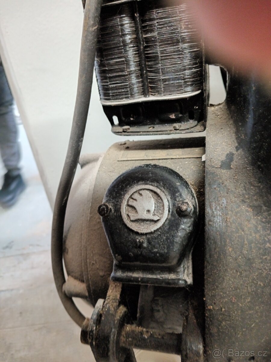 Historický soustruh kombinovaný s frézou. - 6