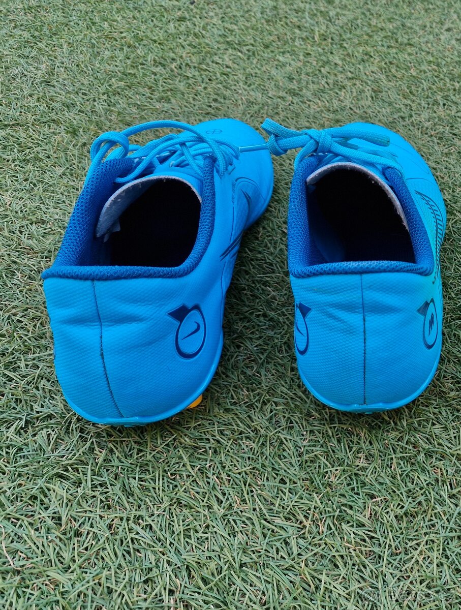 2x Kopačky, sálovky - vel. 42 - 6