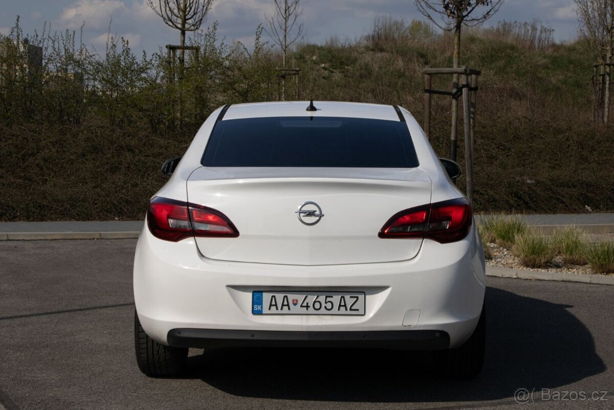 Opel Astra Notchback 1.7 CDTI 130k Cosmo - 6