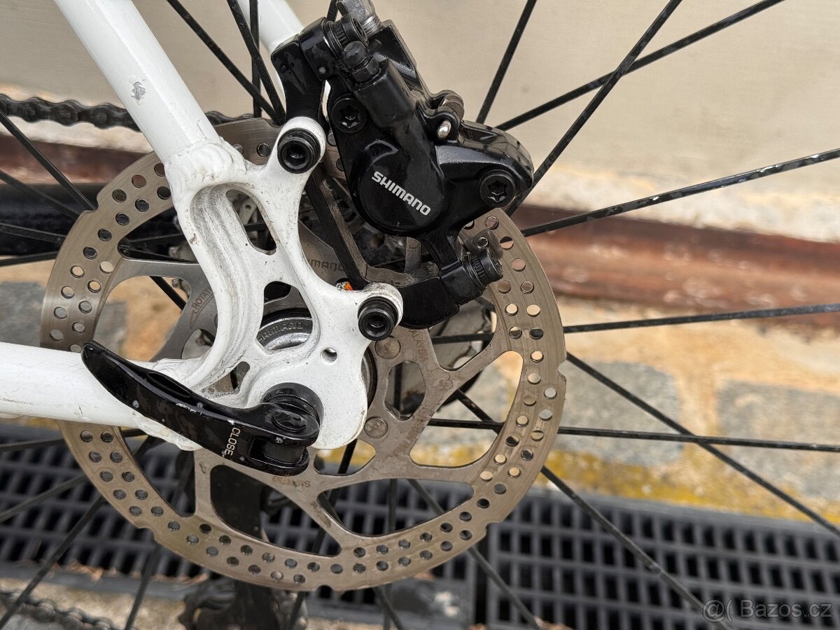 Horské kolo Maxbike M700 výborný stav vel 19,5 - 6