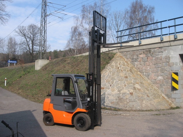 vysokozdvižný vozík Toyota 7FGF25 - 6