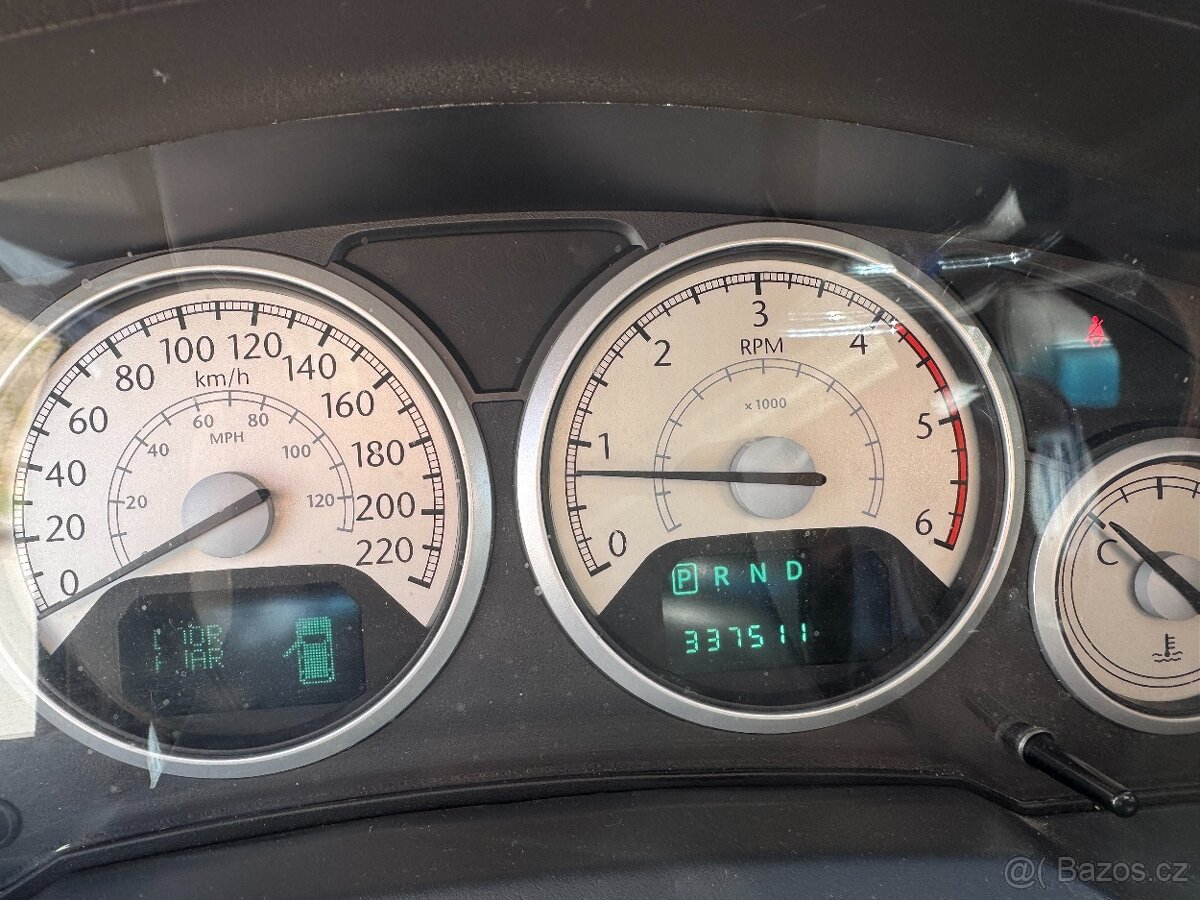 Prodám Chrysler Voyager RT - 6