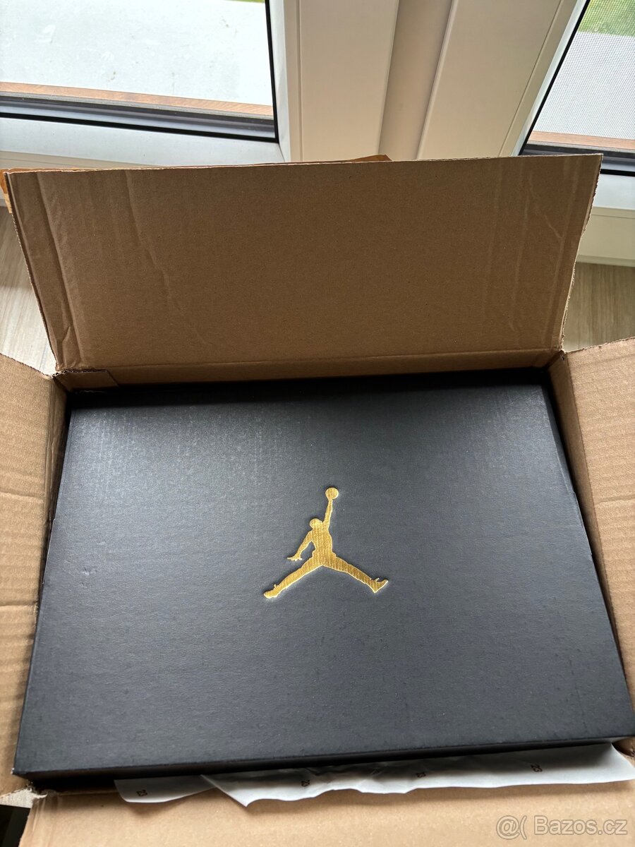 Jordan 1 Mid - 6
