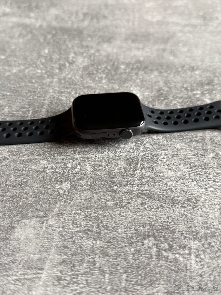 Apple Watch SERIES 6 44 mm Space Gray Aluminium Case - 6