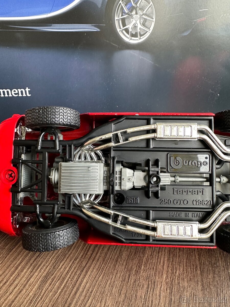 Ferrari 250 GTO (1962) Made in Italy model 1:24 Bburago - 6