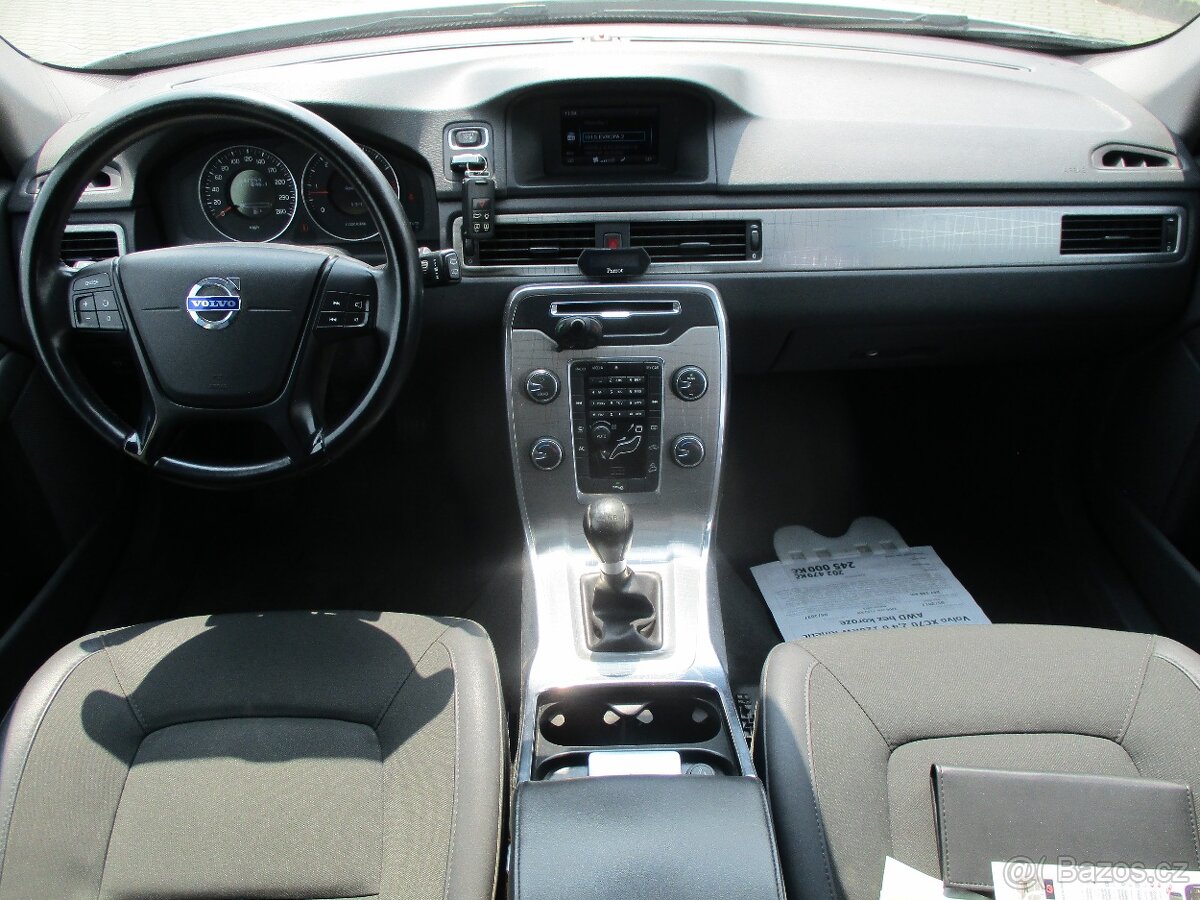 Volvo XC70 2,4D5 120KW Momentum Man. AWD 2012 DPH - 6