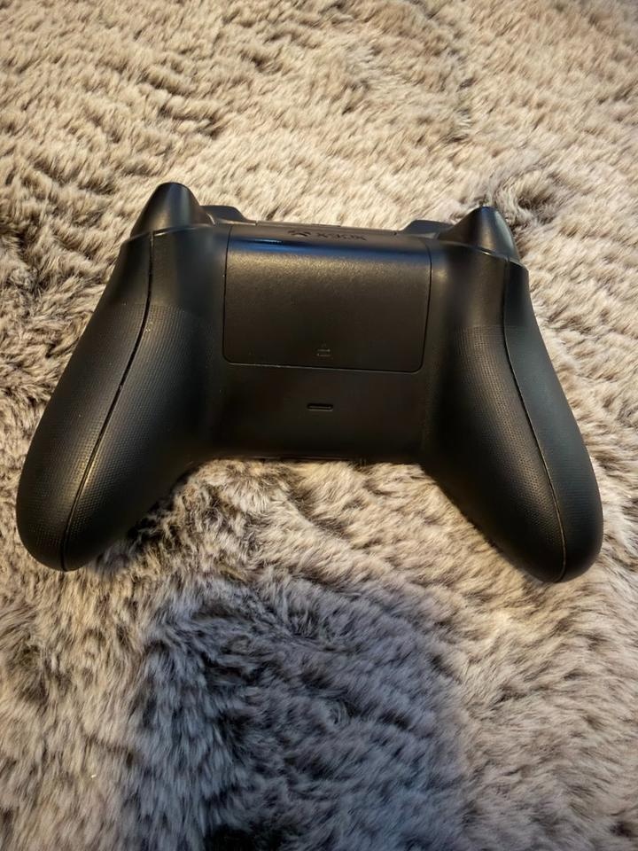 XBOX Series X 1TB - jako nový - 6