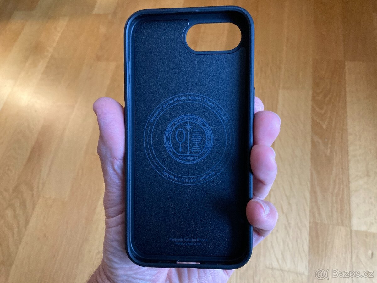 iPhone 16e 256 GB černý - 6