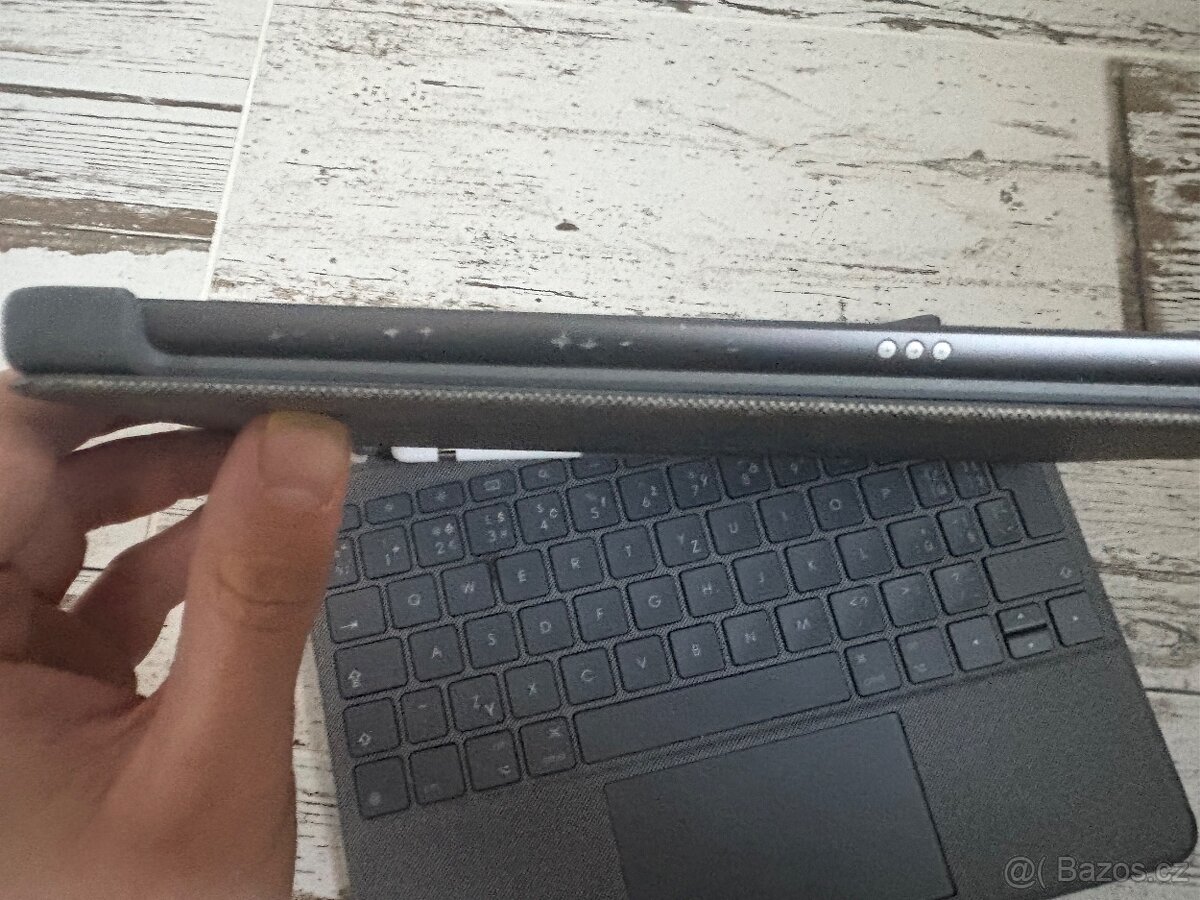 iPad 10.2" (2021) + PENCIL + LOGITECH COMBO TOUCH - 6