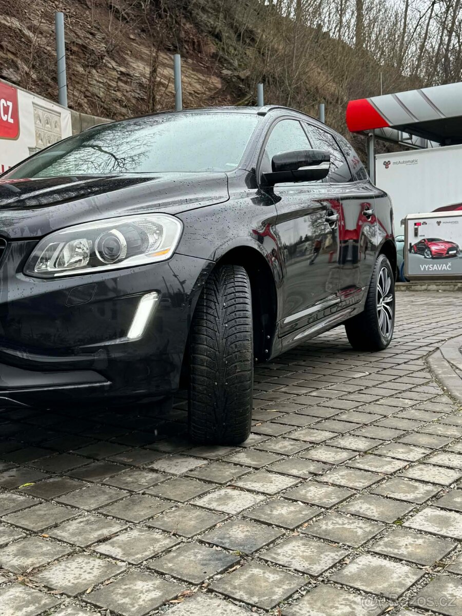 Volvo XC60 D5 2,4 nafta 4x4 - 6