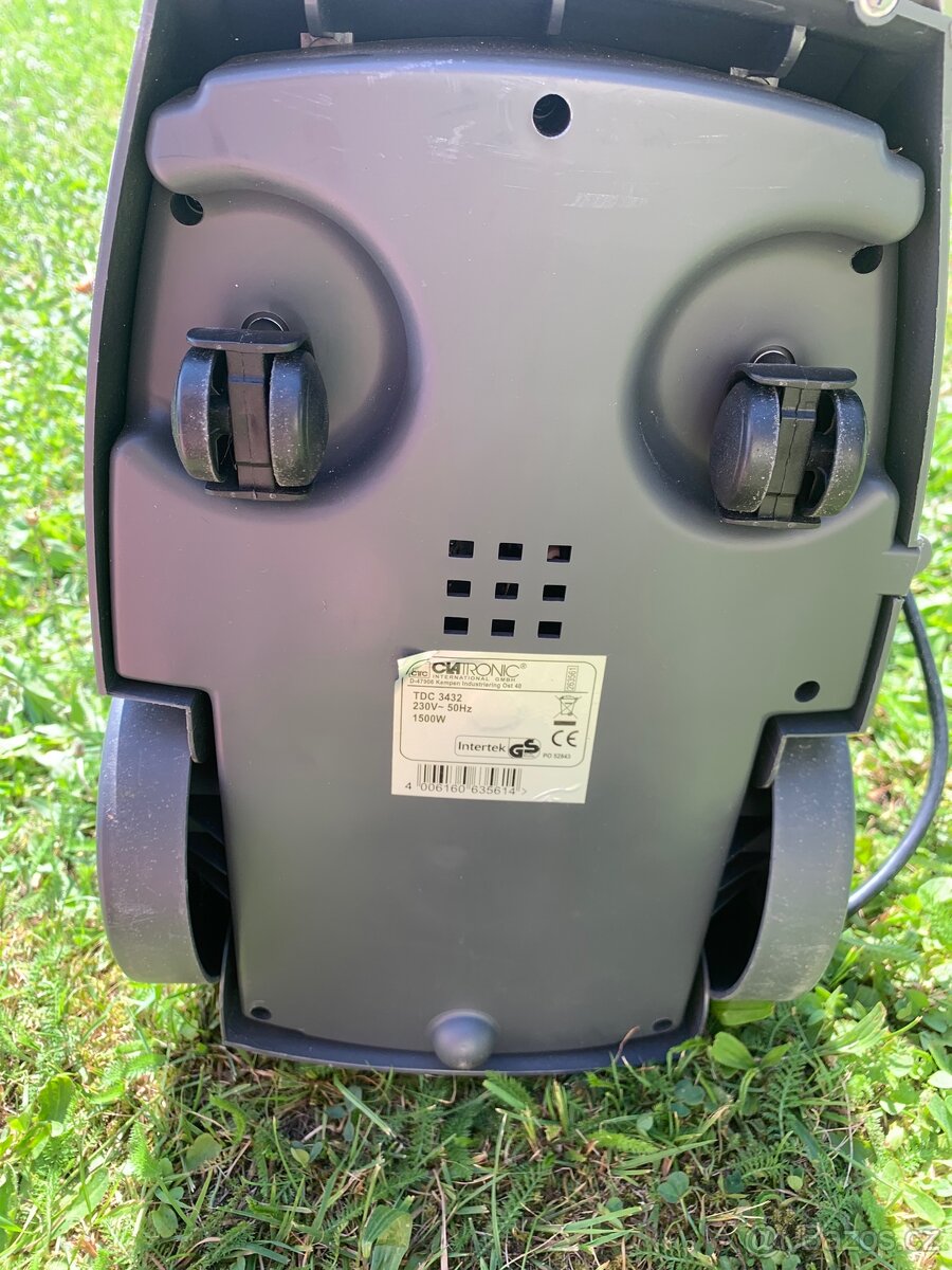 Parní napařovač oděvu Clatronic - 6