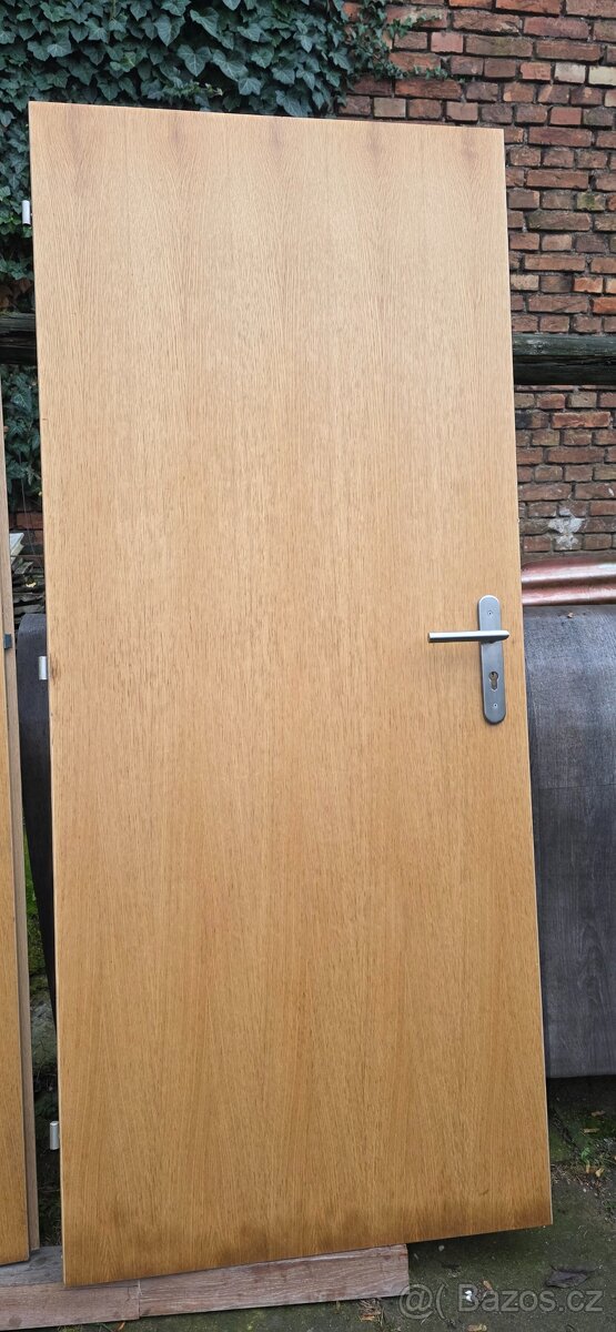 2x dveře dubová dýha vč. kování - 6