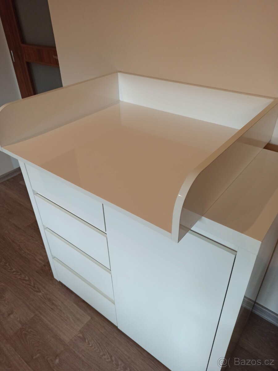 Přebalovací pult na komodu - 6