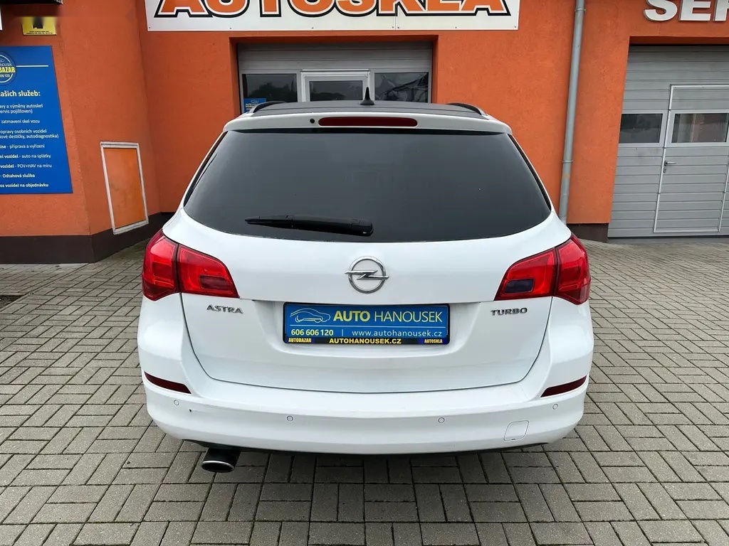 Opel Astra, 1.4 T 103KW NAVI,BI-XENON - 6