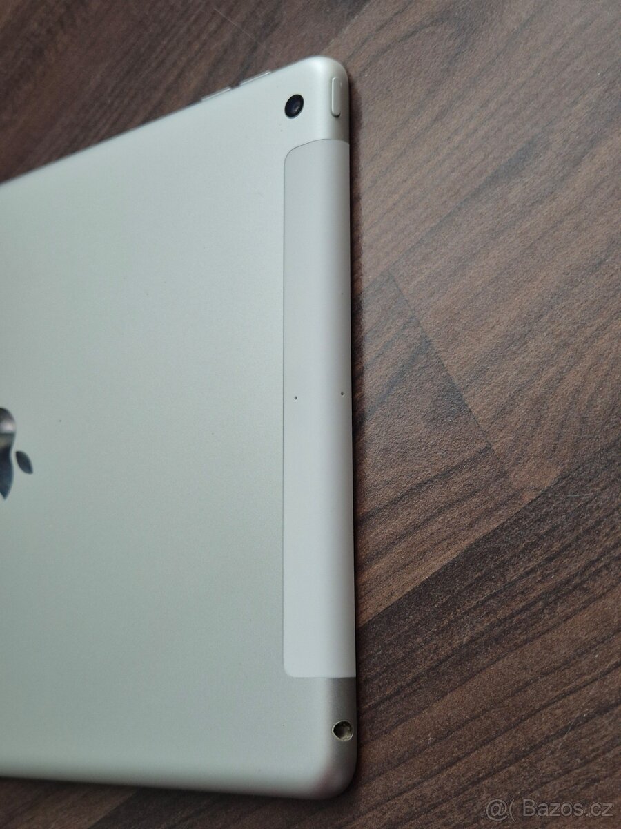 Apple iPad 7. generace 32gb Cellular - 6