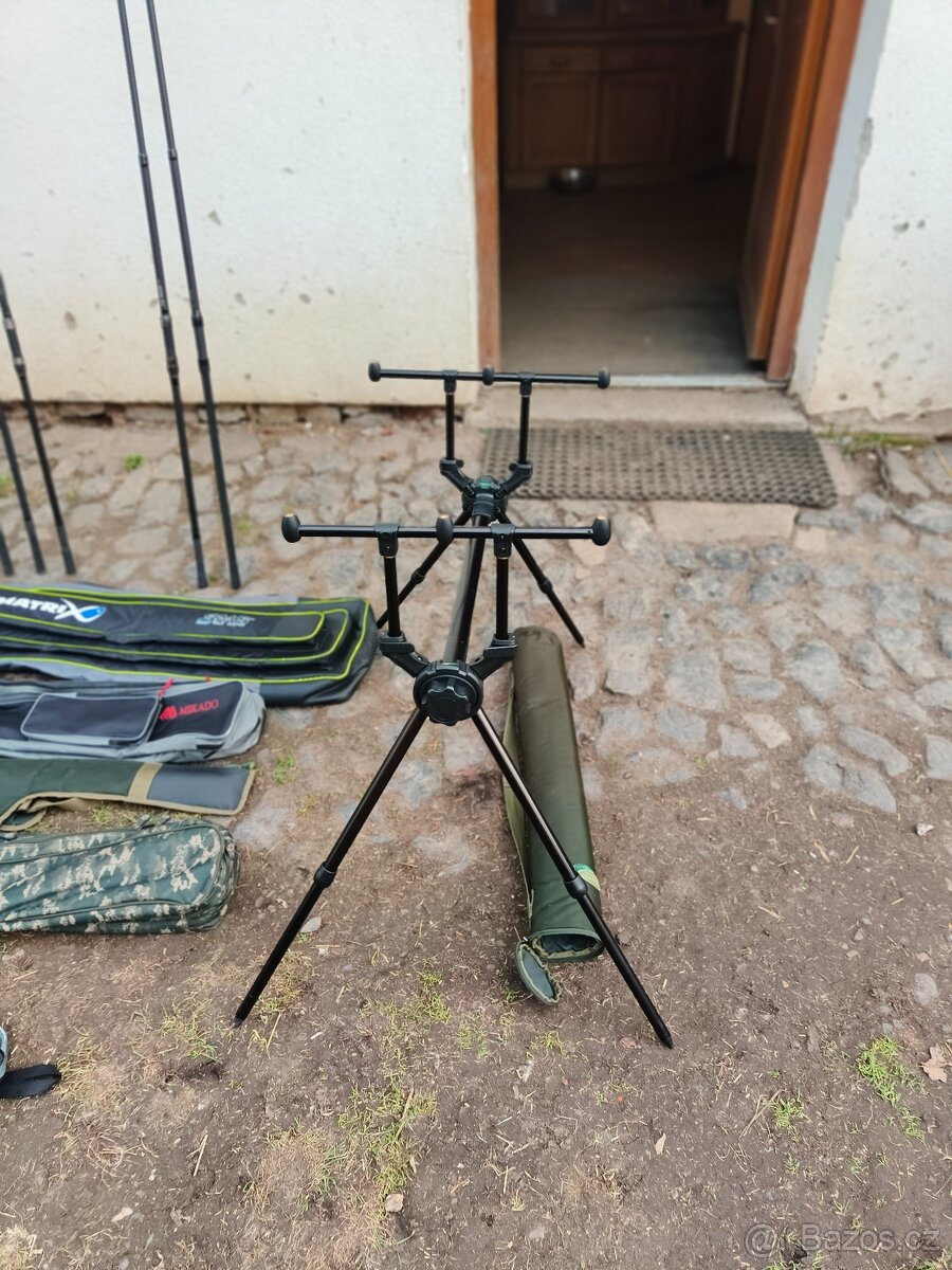 Prodám pruty Fox,Soník + navijaky - 6