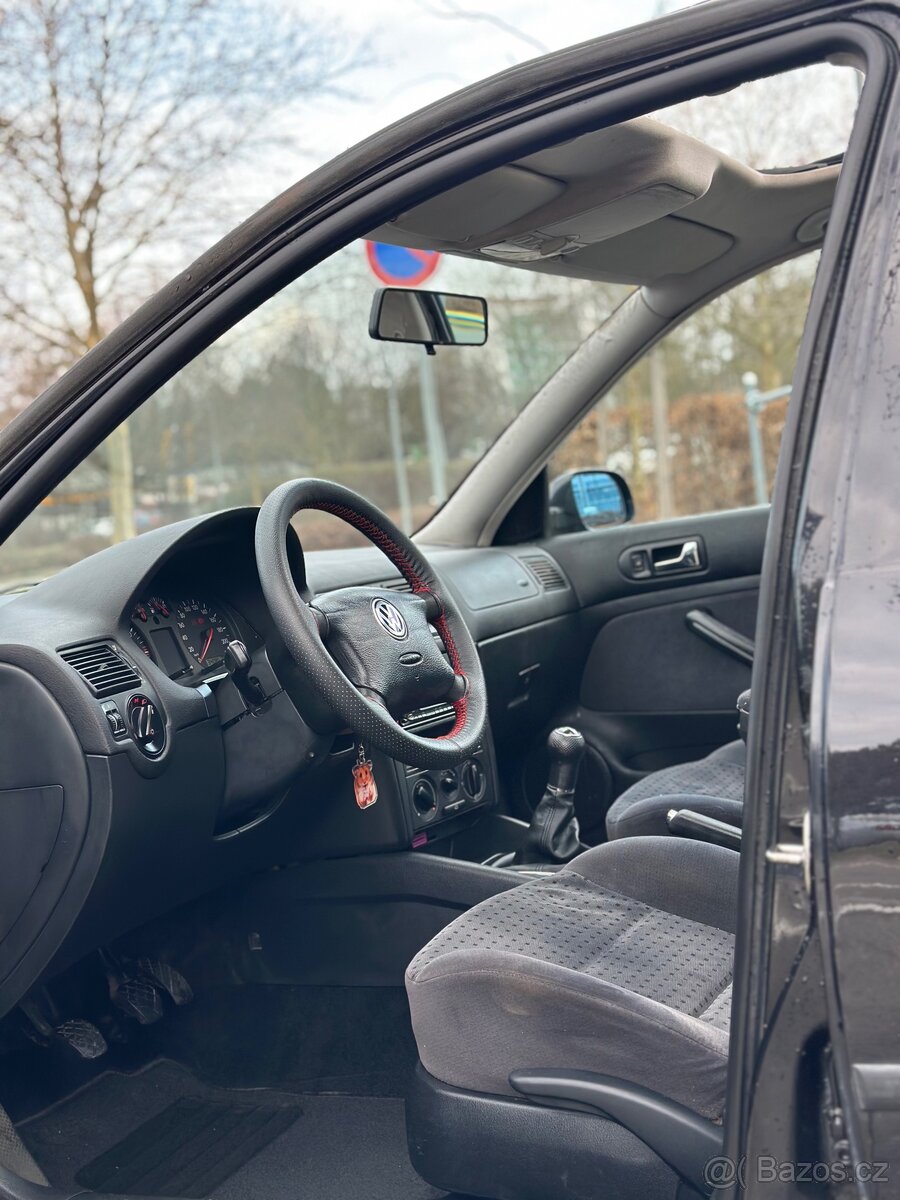 Volkswagen Golf IV 1.4 - 6