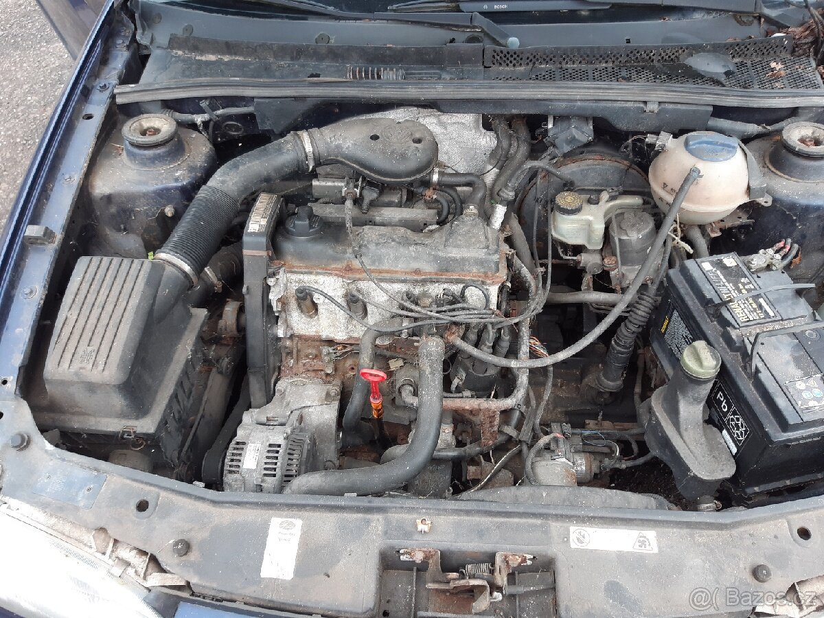 GOLF CABRIO DÍLY - 6
