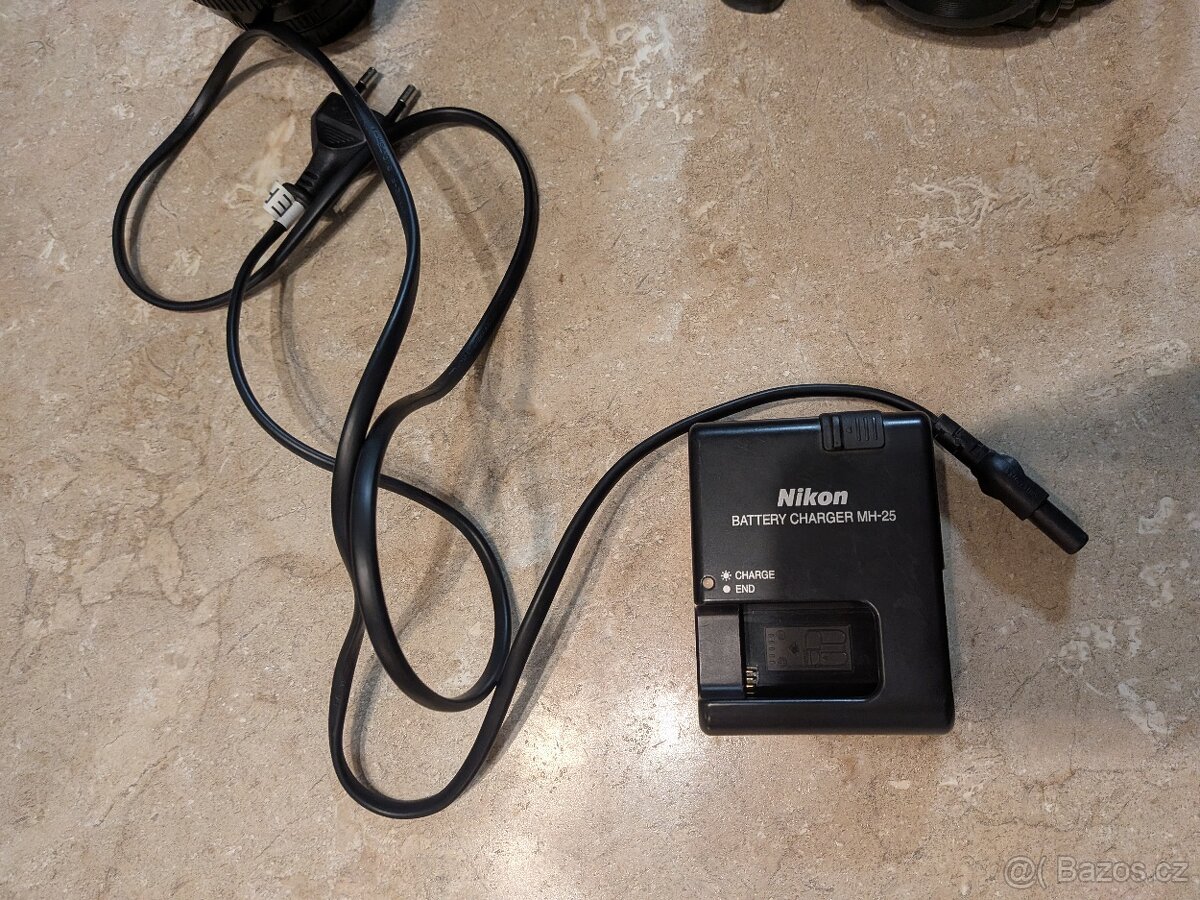 Nikon 610 + 2 objektivy a příslušenství - 6