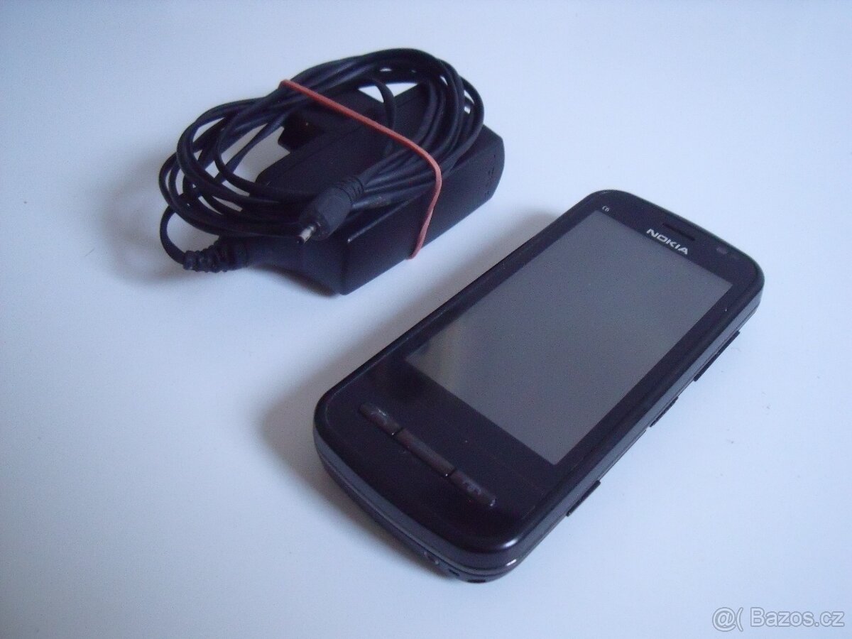 NOKIA C6 + nabíječka - 6
