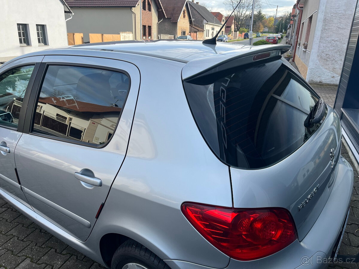 Peugeot 307 2,0i - 6