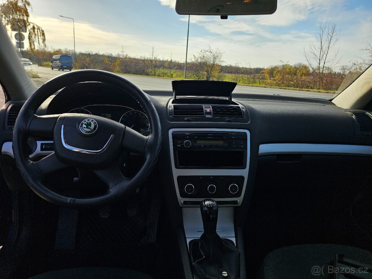 ŠKODÁ OCTAVIA 2 FLY PO SERVISU, KRÁSNÝ STAV - 6
