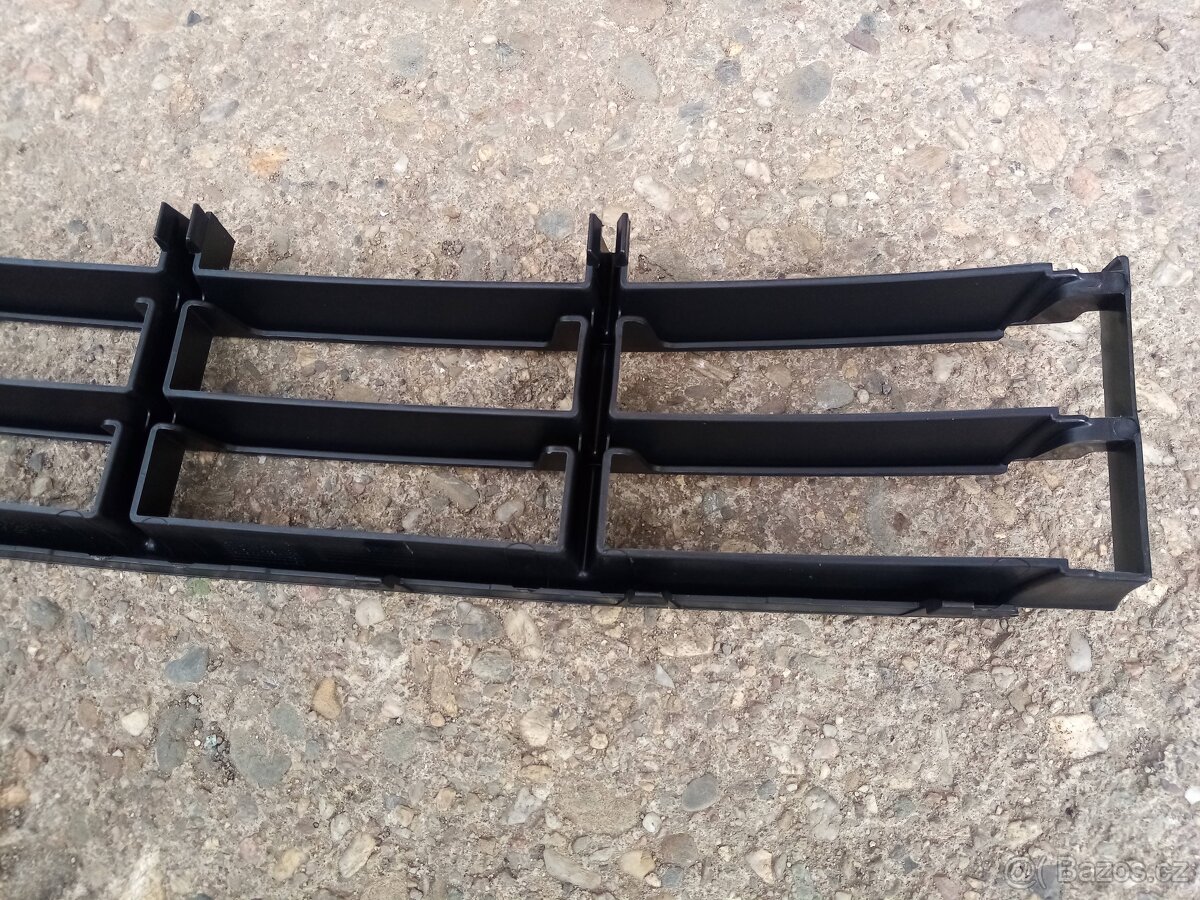 Škoda Fabia II / 2 - Nová přední mřížka nárazníku - 6