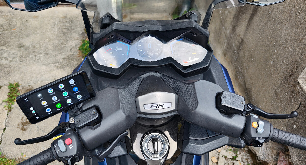 Kymco AK-550 touring maxiskútr - 6