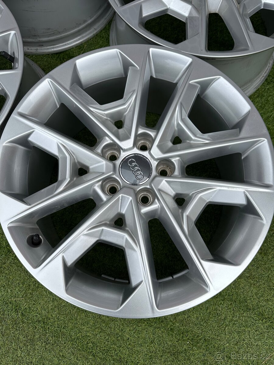 Nová sada Audi Q2 - ORIGINÁL- R18 - 6