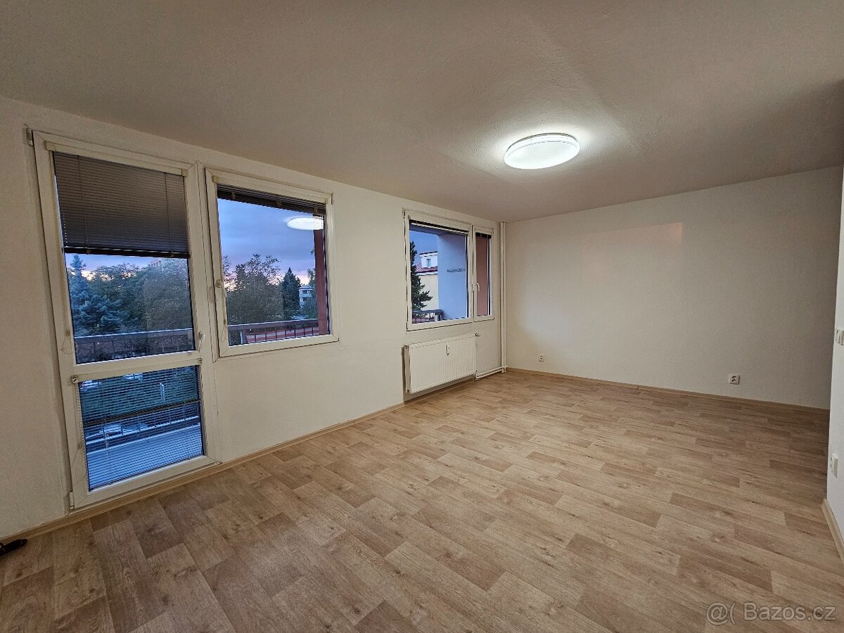 Pronájem bytu 3+1 s balkonem, Tyršova, Bělá pod Bezdězem - 6
