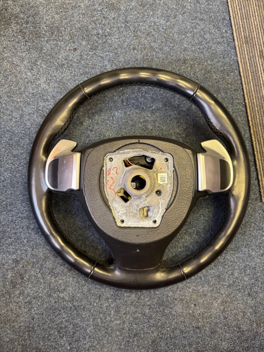 Prodám vyhřívaný volant BMW F12 , F10 , F06 - 6