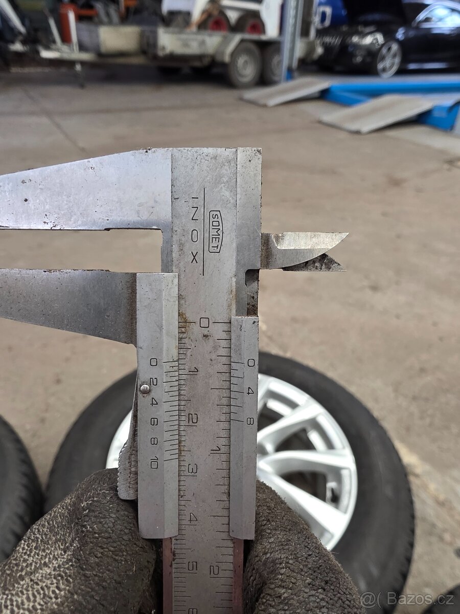 Prodám hezká 16" alu kola Borbet se zimními pneu - 6