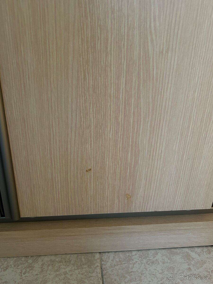 Vestavná předsíňová skříň - 6