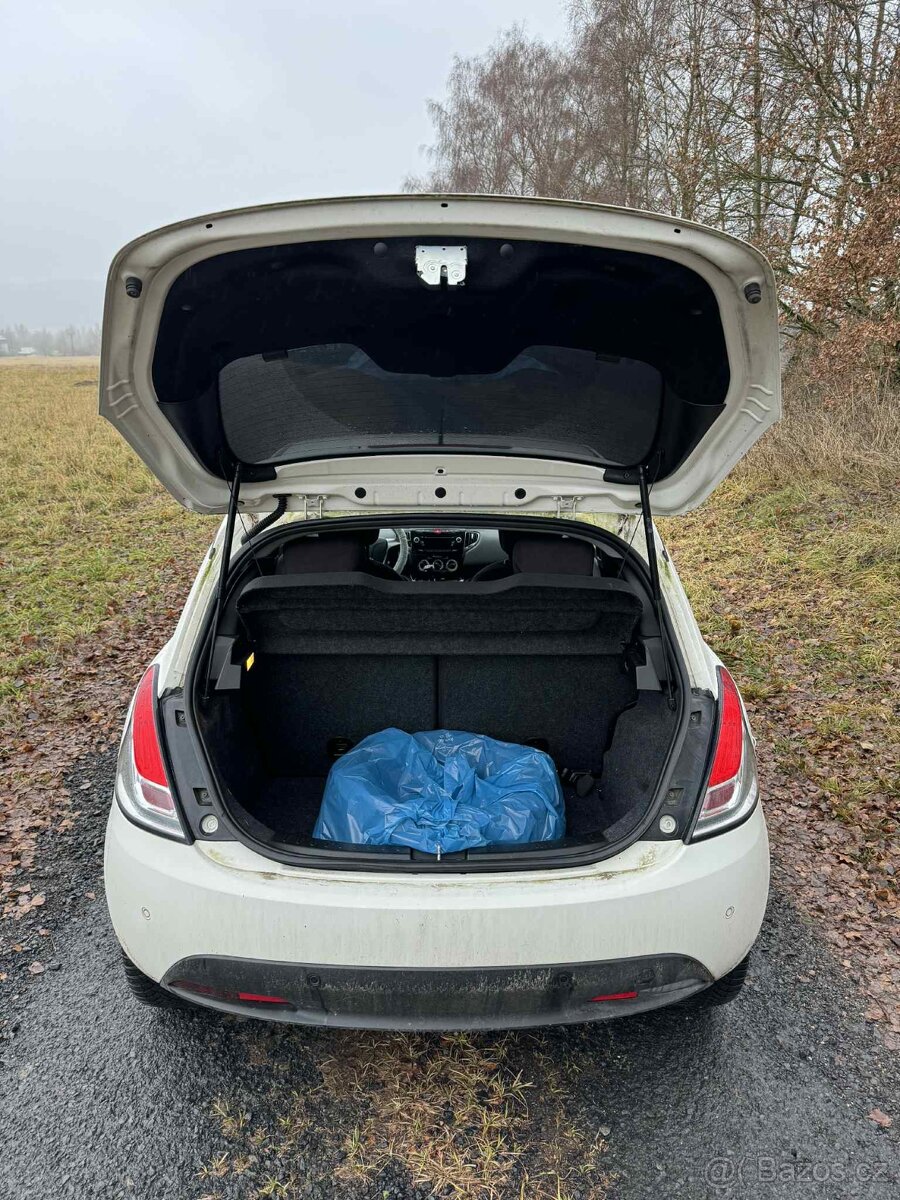 Lancia Ypsilon 1.3 multijet 70kw 2011 - 6