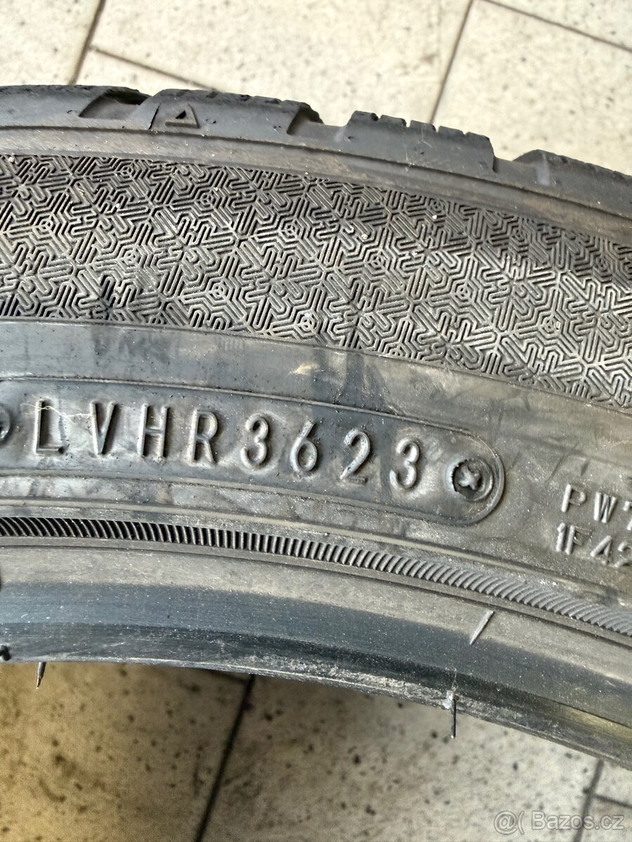 265/40/19 Falken - 6