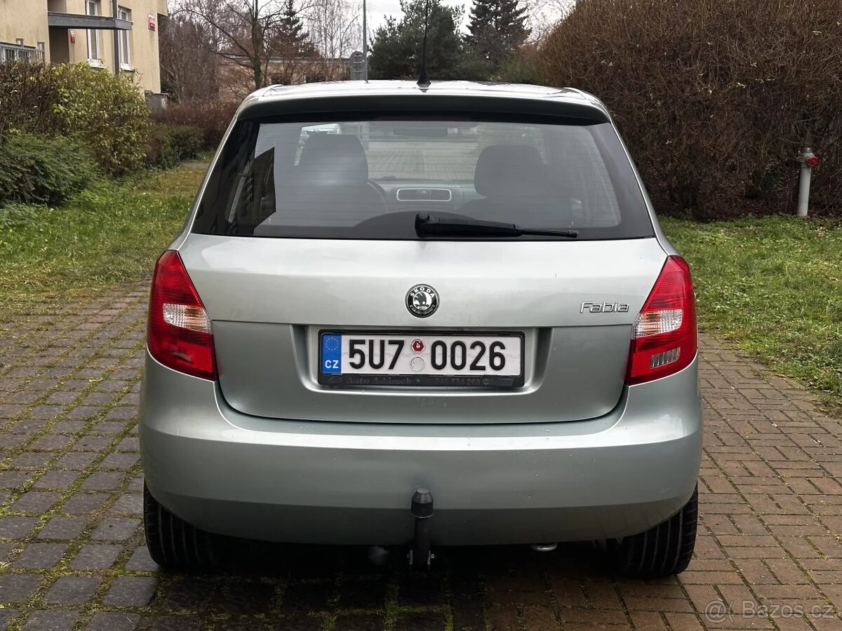 Škoda Fabia II 1.2 12V 44kW Klima ALU R16 1. majitel 2009 - 6
