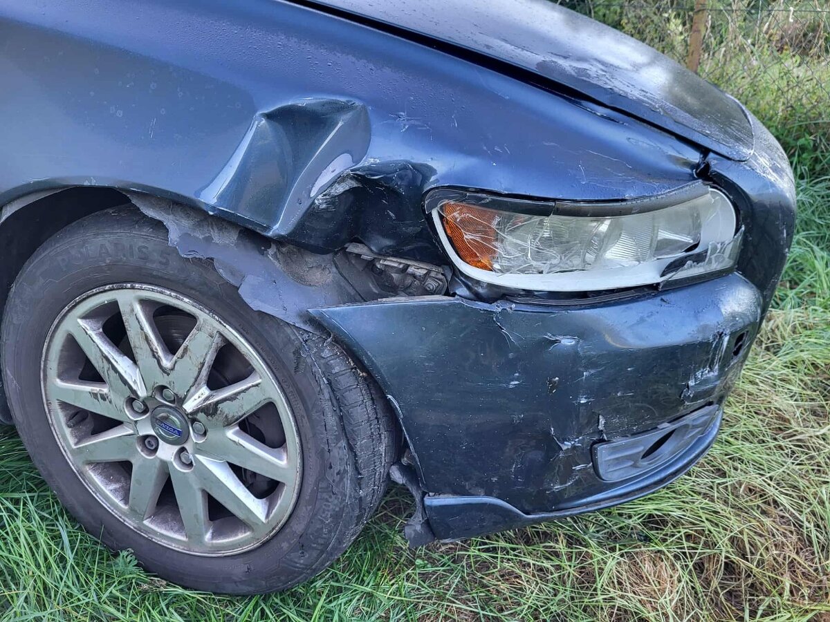 Prodám náhradní díly do Volvo V50 - 6