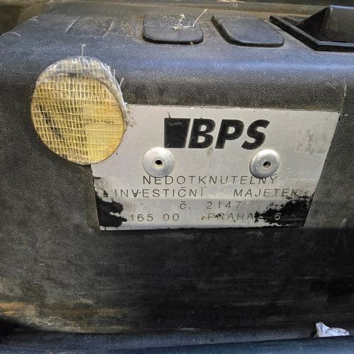 Nissan aku 1600kg třikolový - 6