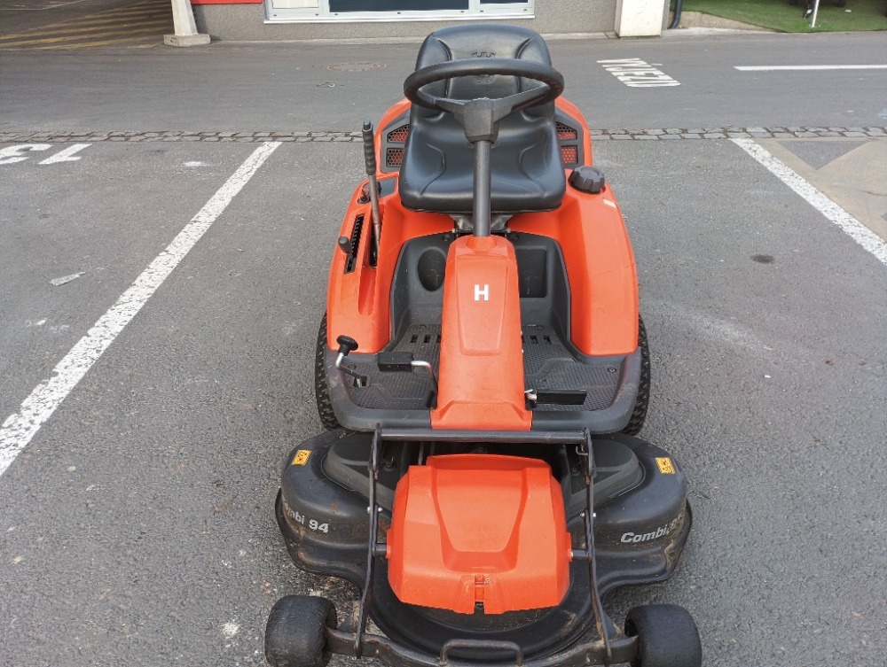 Husqvarna Rider R 213 C - 6