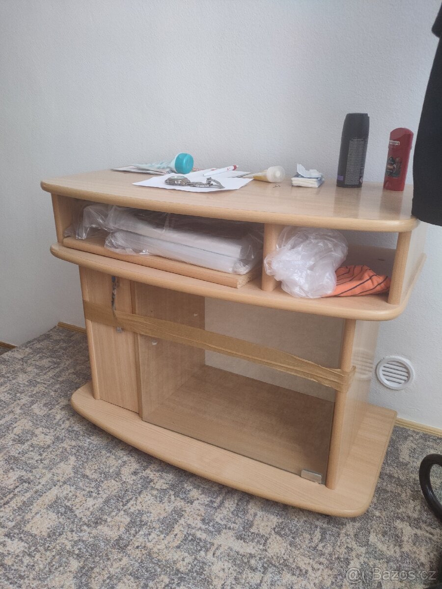 Krásný televizní stolek - 6
