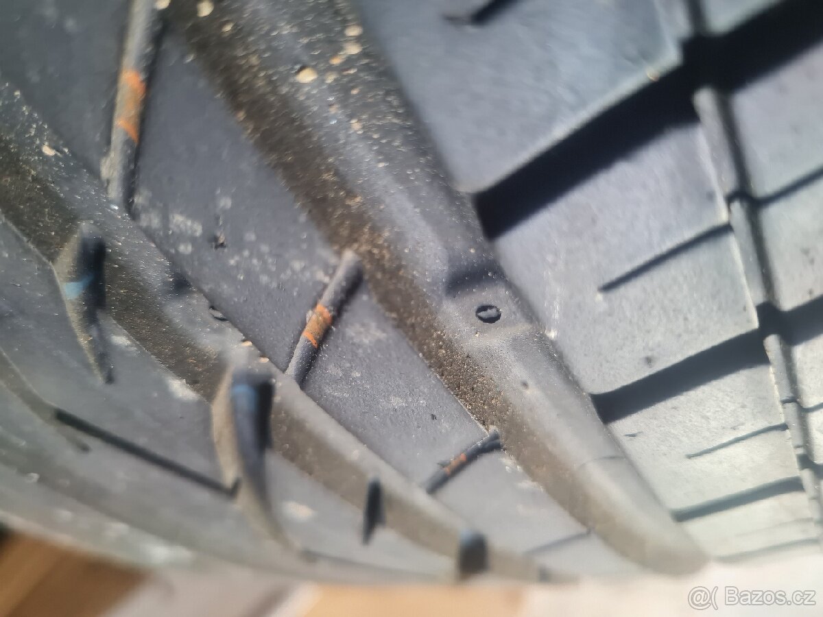 Continental 225/55R16 Premium Contact - 6