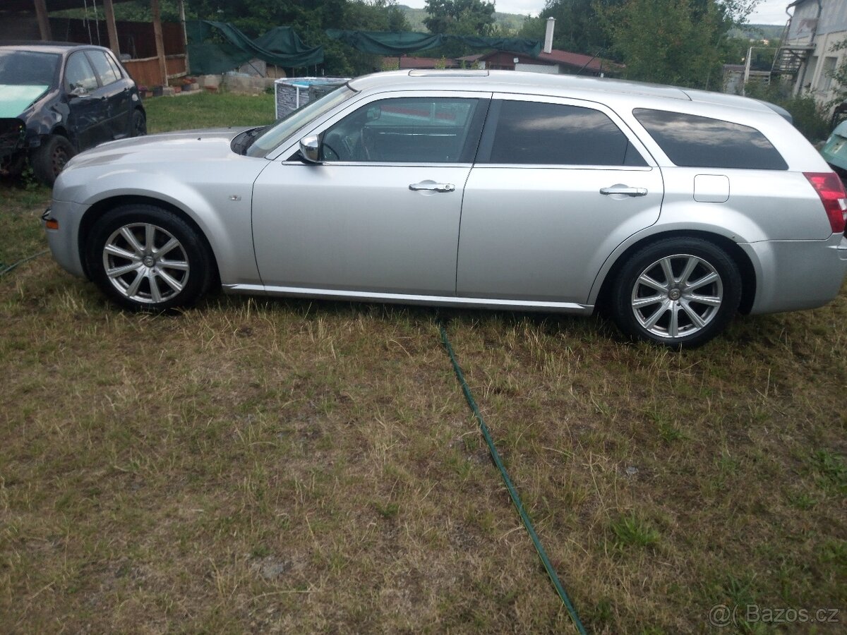 Prodám Chrysler 300C R.V.2007 3.0 nafta 160kw - 6