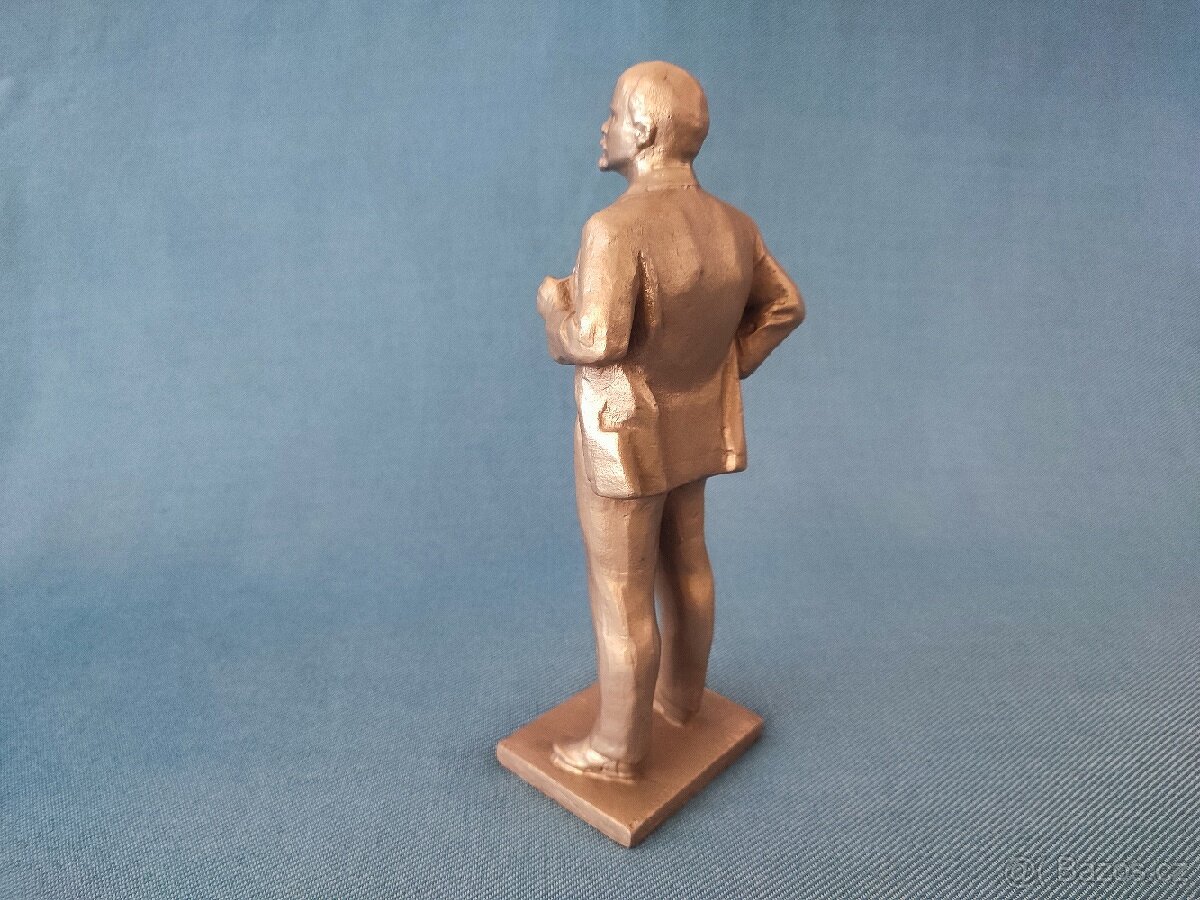 STAROŽITNÁ KOVOVÁ SOCHA V.I.LENINA. - 6