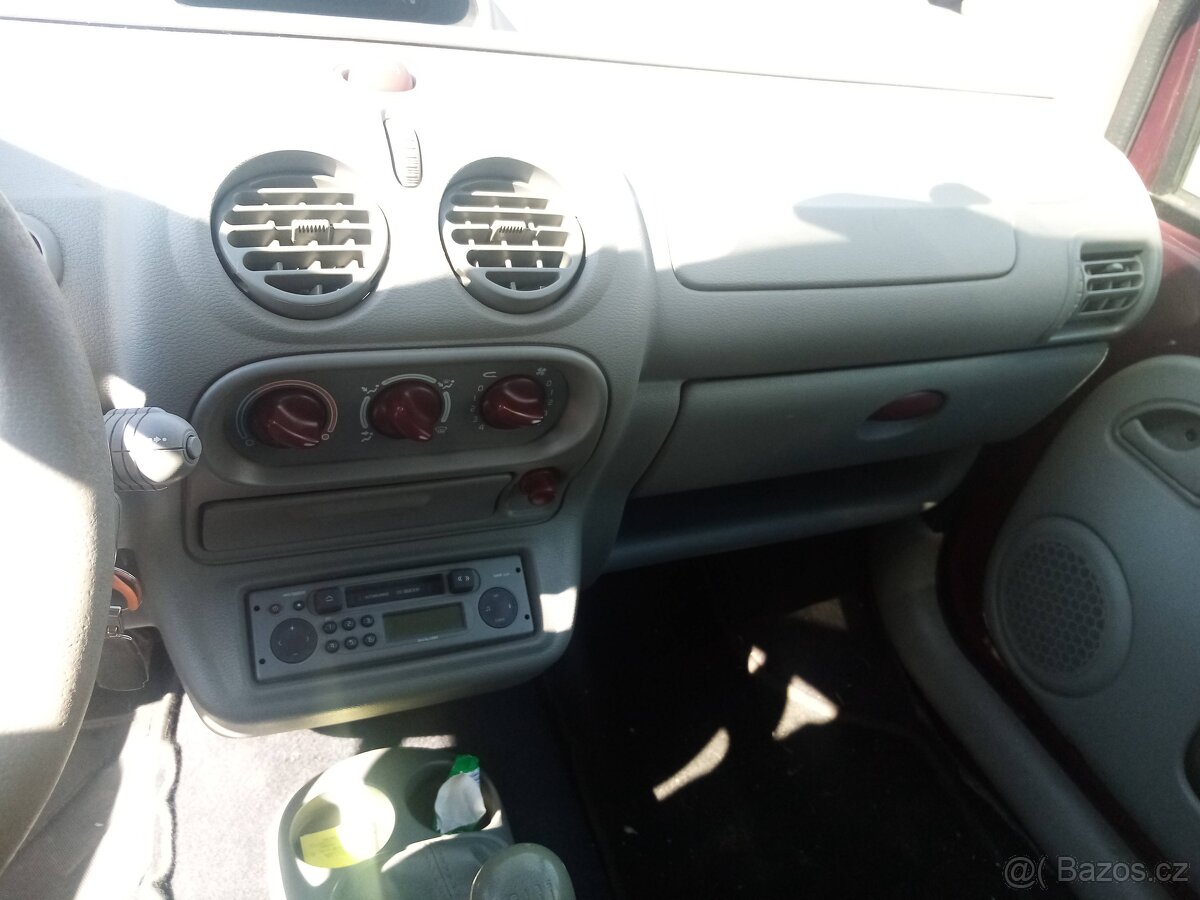 Renault twingo, 1.2 , 43 kw , r.v 2000 - 6