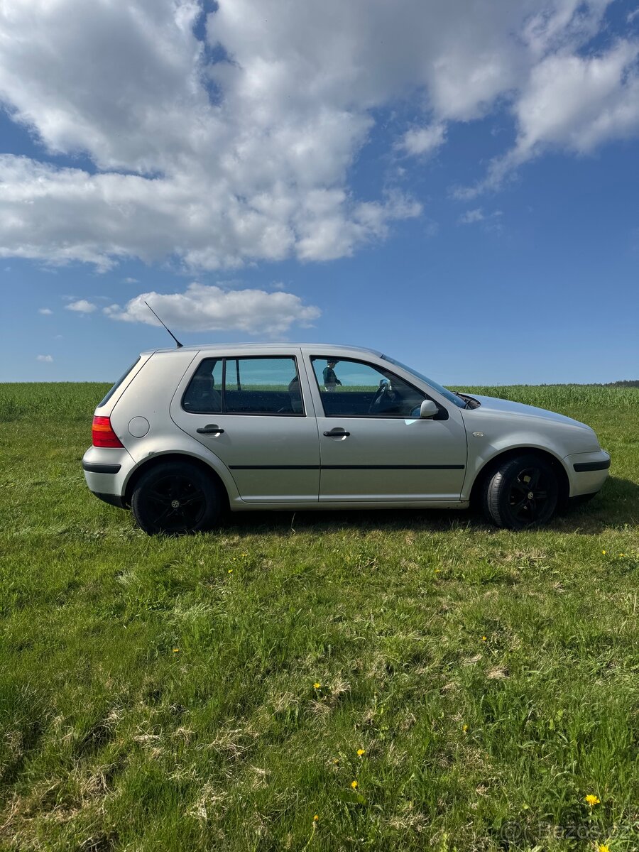 VW Golf IV - 6