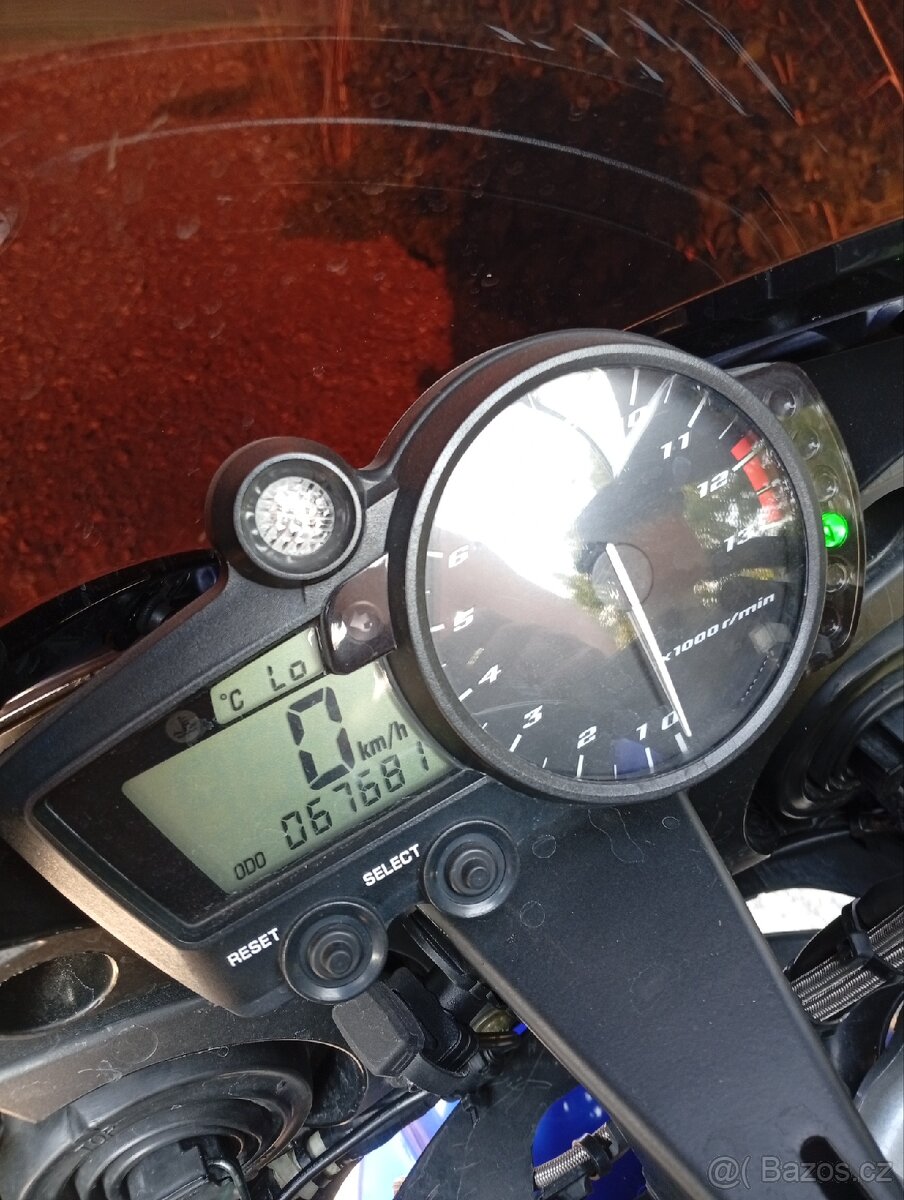Yamaha YZF-R1 - 6