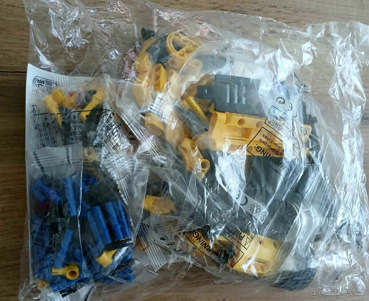 NOVÁ stavebnice závodní auto 456 dilků - 6