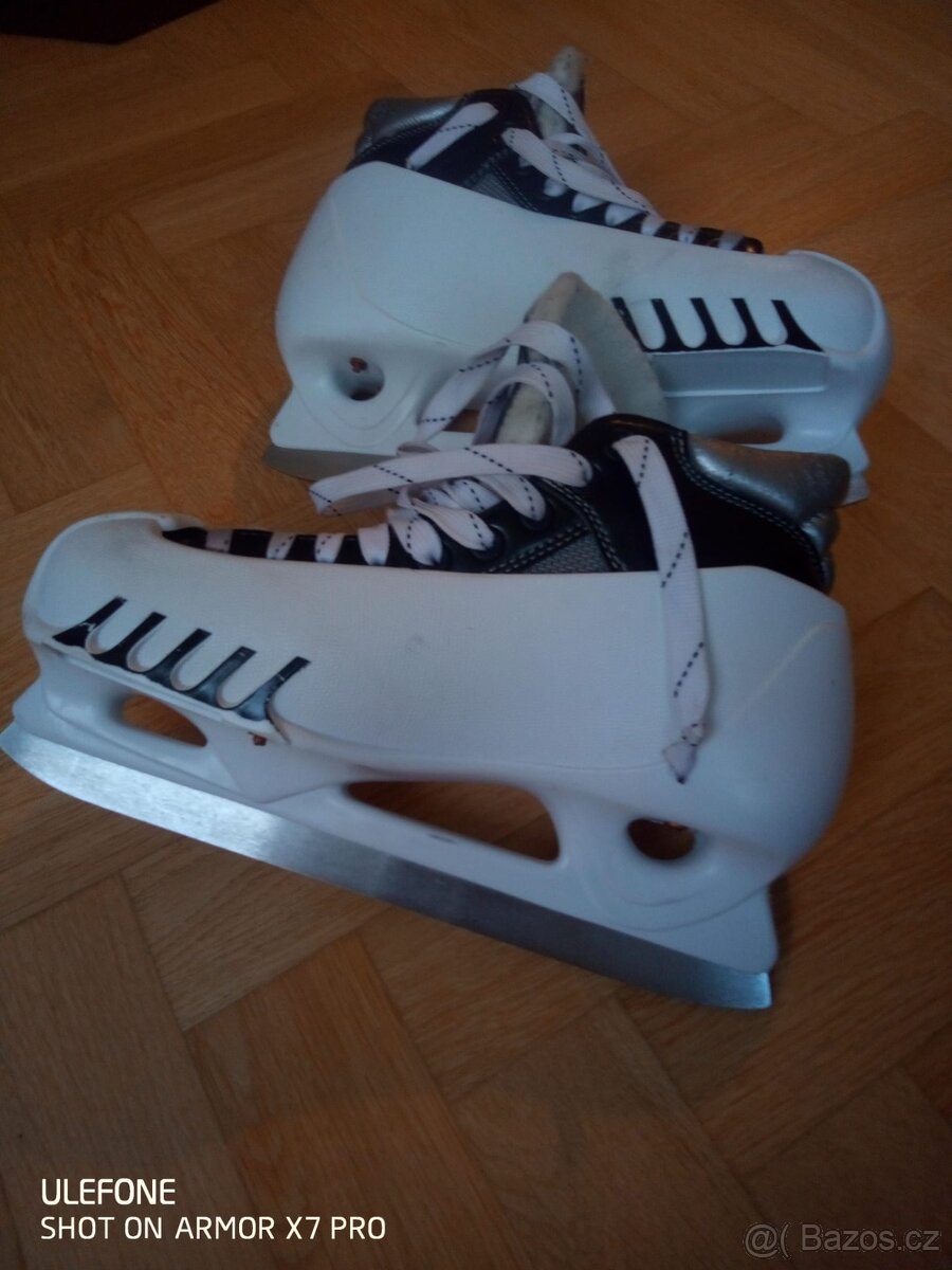 prodám použité brankářské brusle značky Botas - 6