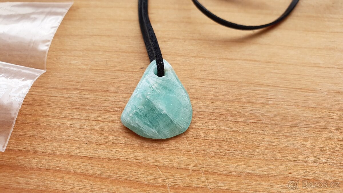 Aragonit přívěšek na kožené šnůrce nový - 6