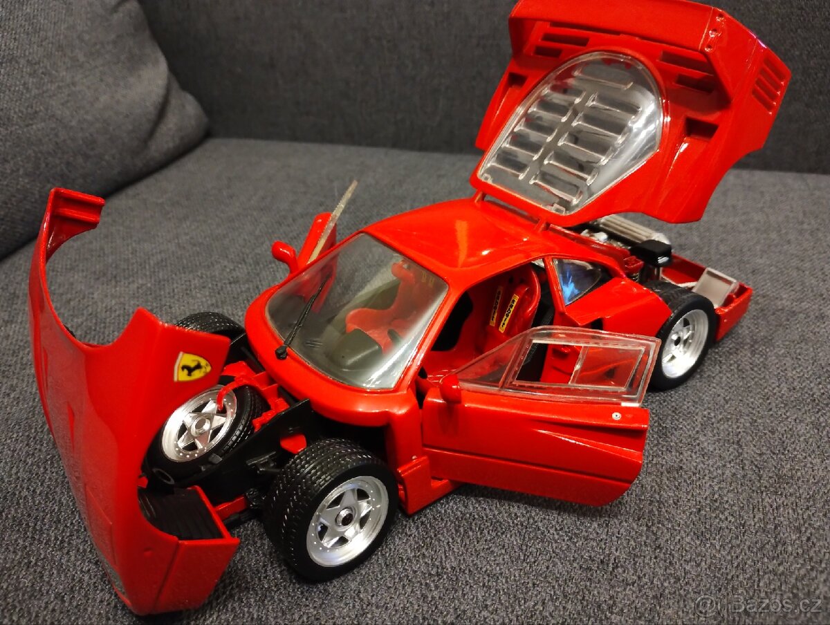 Ferrari F40 1/18 - 6